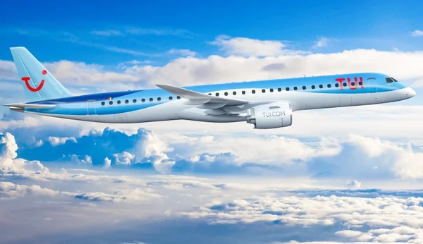 Imagem colorida de avião do Grupo TUI