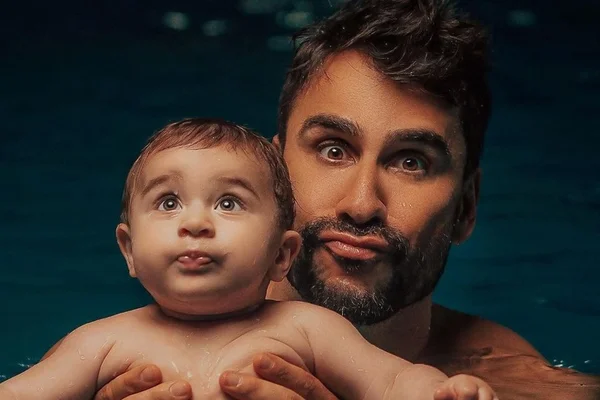 Nasce Eduardo, segundo filho do ator Julio Rocha