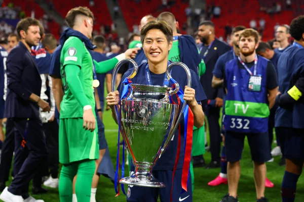Atlético de Madrid anuncia a contratação de Lee Kang-In, do PSG