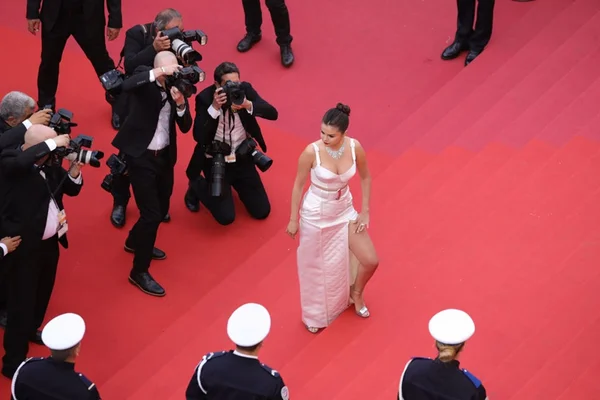 Look de Selena Gomez é destaque no 1º dia do Festival de Cannes 2019