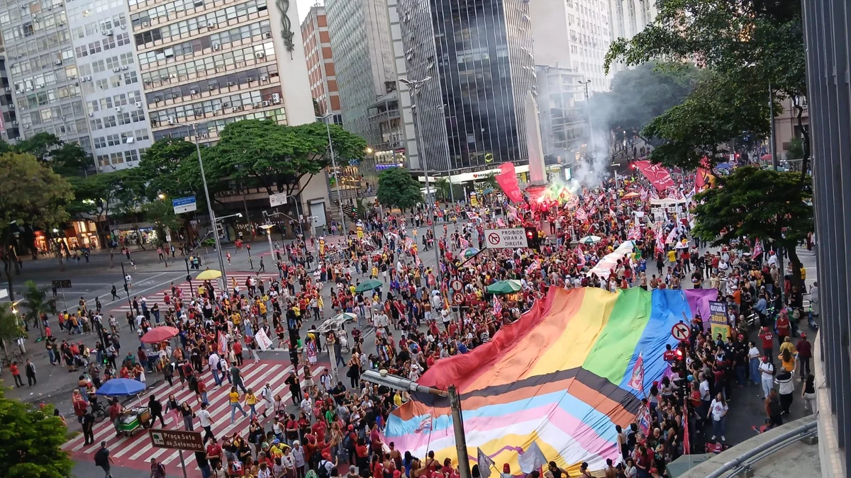 Caminhada Lula em BH nesta quarta-feira (20/10) Caminhada Lula em BH nesta quarta-feira (20/10)