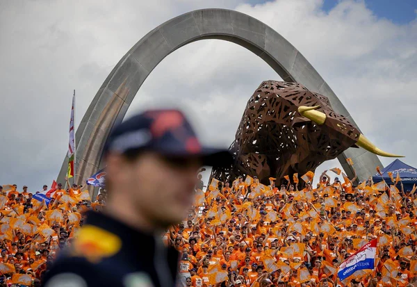 Mulher relata assédio de torcedores de Verstappen no GP da Áustria
