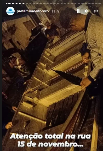 Vídeo: famílias de Itororó (BA) são resgatadas em barcos após chuva - imagem 6 Vídeo: famílias de Itororó (BA) são resgatadas em barcos após chuva - imagem 6