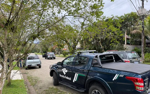 Operação investiga esquema de venda de combustíveis adulterados e exploração de jogos de azar, que tem participação da facção PCC - Metrópoles