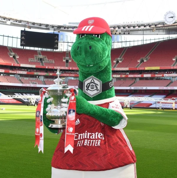 Mascote do Arsenal é demitido