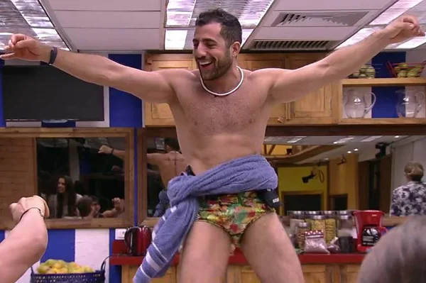 Vídeos provam que Kaysar é o maior festeiro do BBB18
