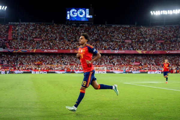 Nations League: Yamal marca duas vezes e Espanha vence a Croácia por 4 x 1