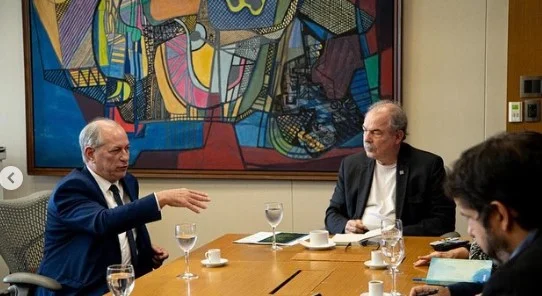 Ciro Gomes e Aloísio Mercadante durante reunião na sede do BNDES- Metrópoles