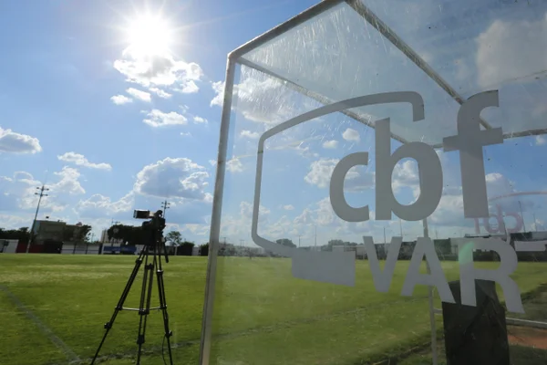 Monitor VAR CBF usado pelo juiz de futebol durante as partidas Metrópoles 3