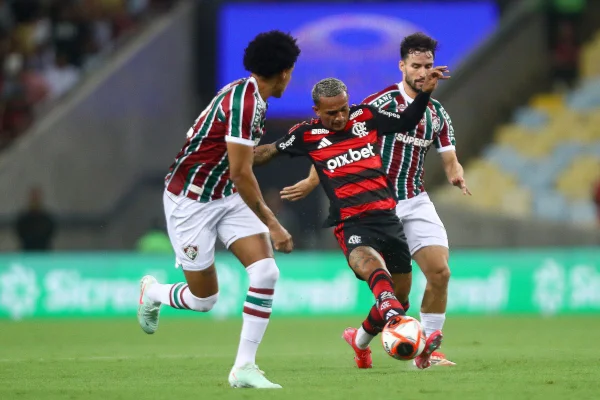 Imagem colorida de Flamengo x Fluminense - Metrópoles