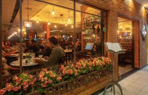 Bistrô La Fleur abre no Sudoeste com crepes, burratas e waffles