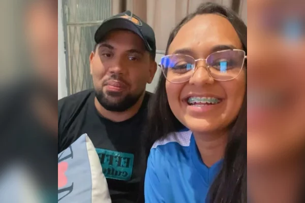 “Acelera freando”: quem é a dupla que viralizou atravessando enxurrada
