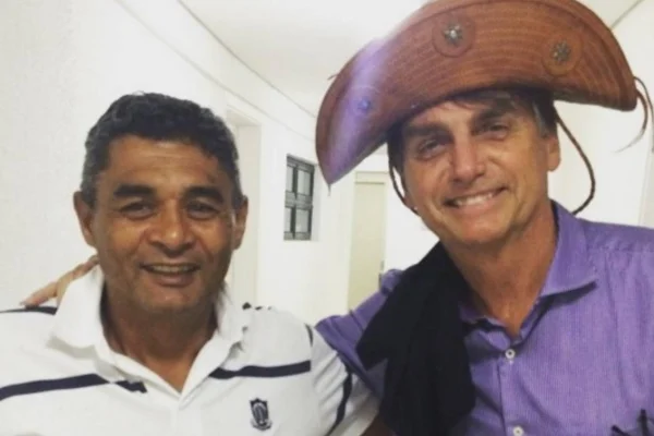 Bolsonaro e Vicente de Paulo Reinaldo, mais conhecido como Paulo Negão