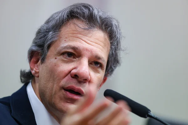 Ministro da Fazenda, Fernando Haddad, é ouvido pela comissão mista que analisa a Medida Provisória (MP) 1303 25, que tributa aplicações financeiras e ativos virtuais Metropoles