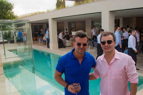 Bruno Pinto e Amilcar Ribeiro celebram aniversário em feijoada animada
