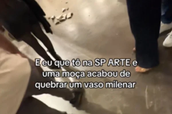 Visitante quebra obra de arte durante exposição em SP e vídeo viraliza