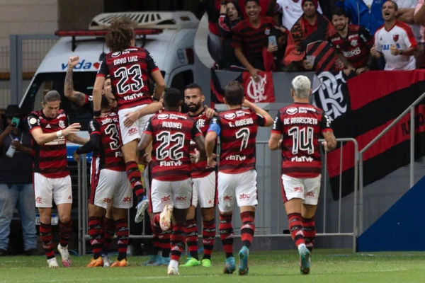 Flamengo faz 4 x 0 no Juventude e dá show para 65 mil pessoas no Mané