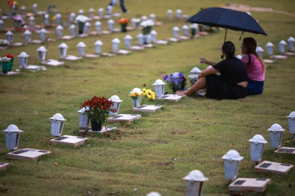 Dias dos Finados no Campo da Esperança da Asa Sul - Metrópoles