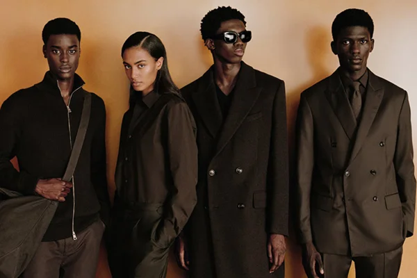 Modelos com peças da Zara Origins