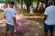Homenagem a Isaac Augusto de Brito Vilhena de Moraes, 16 anos. Jovem foi esfaqueado após ter celular roubado, na Asa Sul Homenagem a Isaac Augusto de Brito Vilhena de Moraes, 16 anos. Jovem foi esfaqueado após ter celular roubado, na Asa Sul