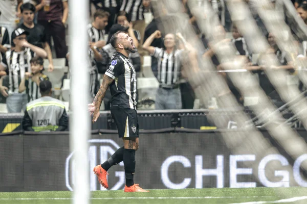 Atlético-MG sofre, empata com o Bragantino e avança na Sul-Americana - destaque galeria