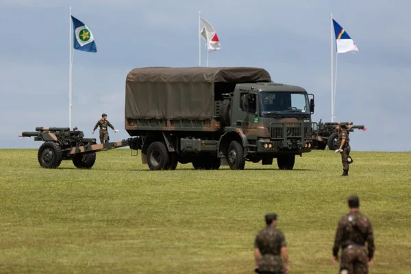 Sob pressão, governo agiliza elaboração de Previdência dos militares