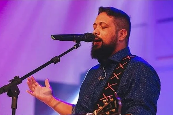 Fernandinho canta nas Celebrações Internacionais Sara Nossa Terra 2018