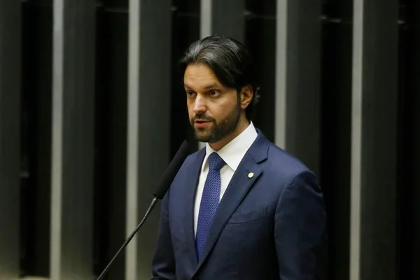 Por aliados, Ministro das Cidades promete mudar projeto