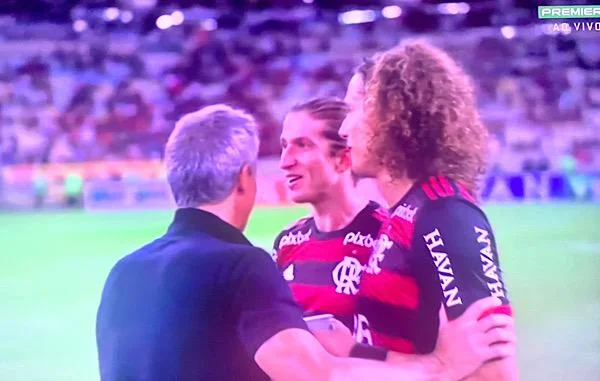 Um jogaço no Maracanã lotado! Só faltou um golzinho