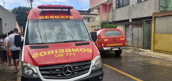 Bombeiros salvam vítima de choque elétrico no Distrito Federal