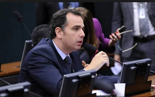 Presidente da CCJ nega levar Janot para apresentação da denúncia