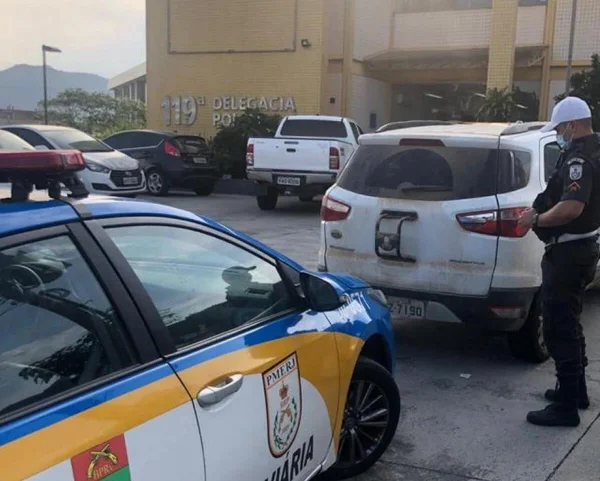 PMs do Rio prendem delegado do Espírito Santo com carro furtado