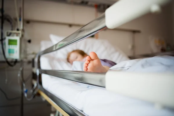 Tia tem gesto heróico e salva sobrinho de 2 anos com câncer raro