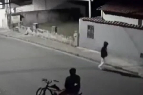 Imagem colorida de um adolescente suspeito de tentar matar outro jovem em SP - Metrópoles