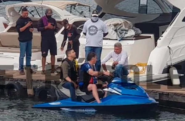 Bolsonaro em jet ski
