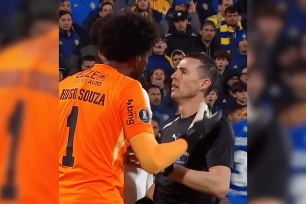Árbitro acionou o protocolo antirracismo após reclamação de Hugo Souza