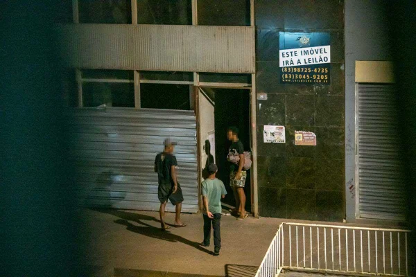 Prédio no centro de Brasília vira ponto de tráfico ao lado da polícia - destaque galeria Prédio no centro de Brasília vira ponto de tráfico ao lado da polícia - destaque galeria