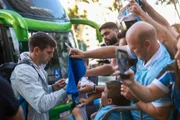 Kannemann atende torcedores do Grêmio em Brasília Kannemann atende torcedores do Grêmio em Brasília