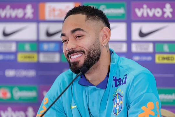 Matheus Cunha fala sobre representar o tamanho do Brasil em amistosos