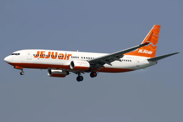 imagem colorida de avião de empresa sul-coreana - Metrópoles