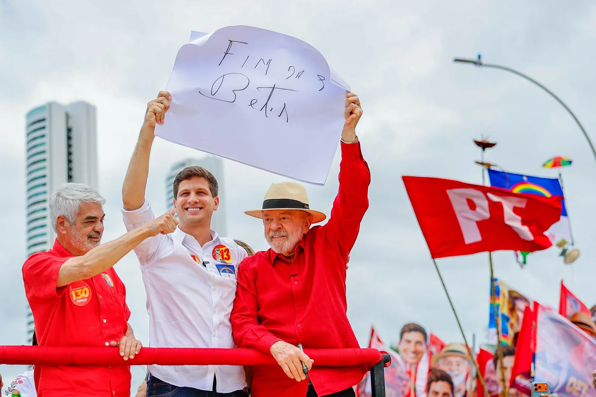 Campanha de Lula no 1º turno passou por crises e teve pacote de bondades - imagem 9 Campanha de Lula no 1º turno passou por crises e teve pacote de bondades - imagem 9