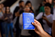 Regime de trabalho CLT é contestado por muitos jovens
