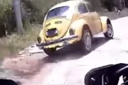 Fusca amarelo protagonizou fuga cinematográfica na Grande SP Fusca amarelo protagonizou fuga cinematográfica na Grande SP