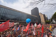 Ato na Paulista contra anistia e PEC da Blindagem tem artistas e políticos de esquerda