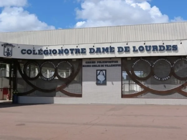 Colégio Notre Dame de Lourdes suspendeu a professora por três dias