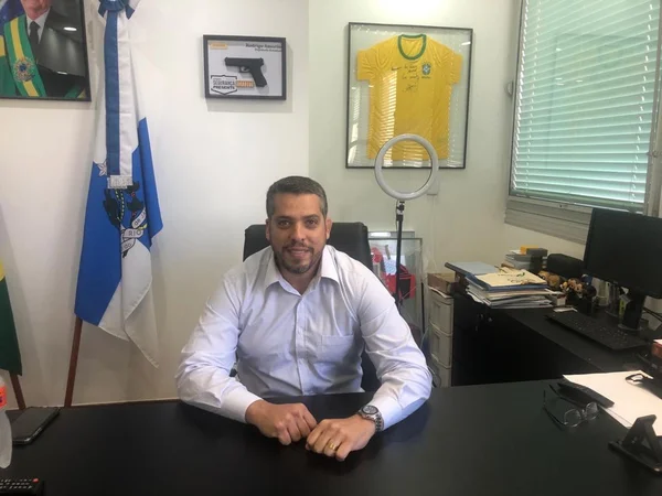 Deputado Rodrigo Amorim ataca PSol sob alegação de homenagear Marielle Franco