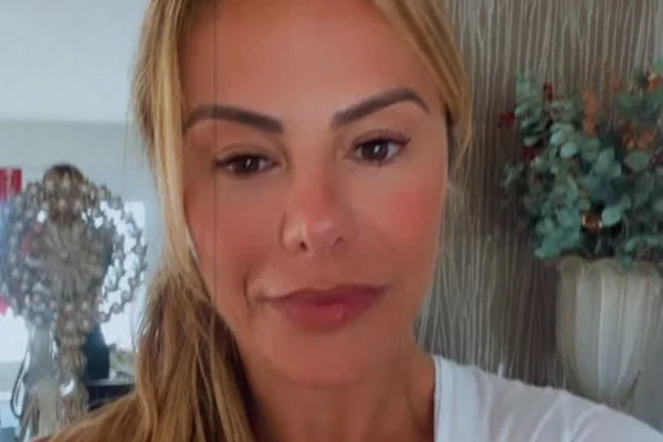 "Tombo muito grande", revela Poliana Rocha sobre queda da mãe em casa - Metrópoles