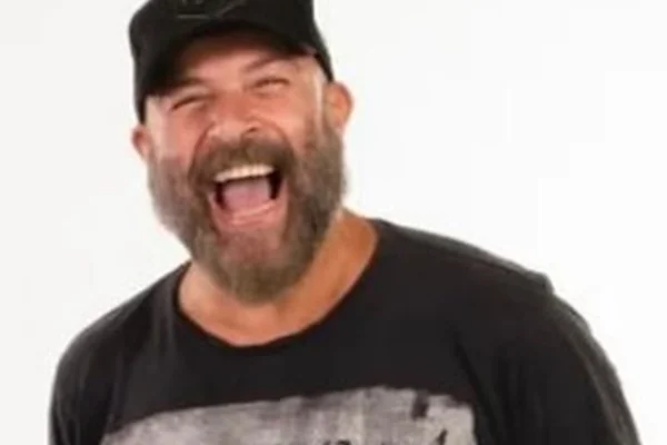 Fazendo aniversário, Mingau recebe homenagem do Ultraje a Rigor - Metrópoles