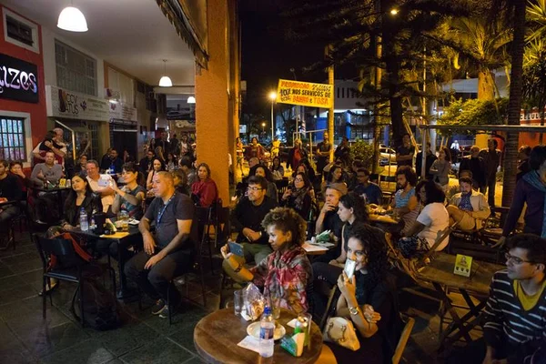 Movida Literária traz poesia e prosa aos bares de Brasília