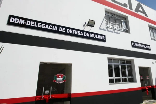 empresária denuncia marido violência doméstica litoral